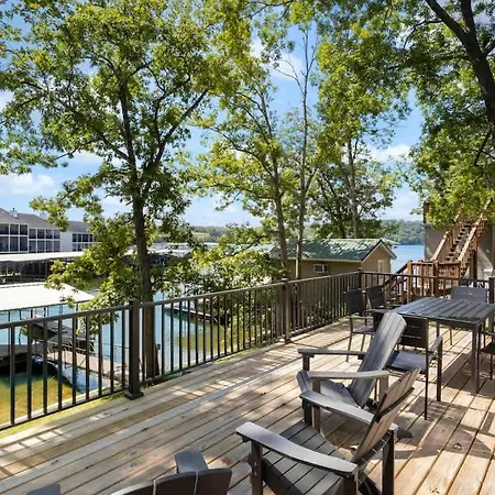 Luxury Waterfront Lakehouse With Private Dock Views